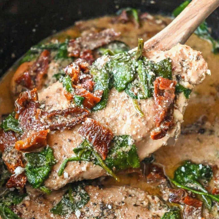 Creamy Crock Pot Tuscan Chicken: A Flavorful Delight for Your Weeknight Dinner