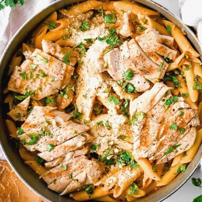 Creamy Chicken Penne Alla Vodka: A Luxurious Weeknight Delight