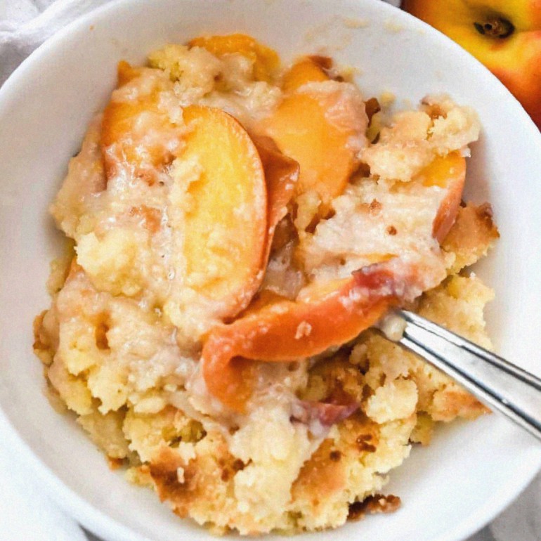 Irresistible 3-Ingredient Peach Cobbler Magic: Effortless Delight for Summer!