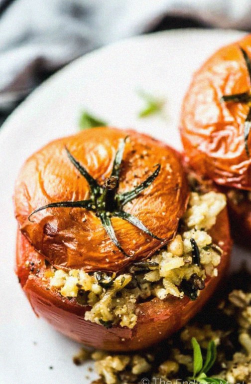 Mediterranean Tomatoes Stuffed with Rice