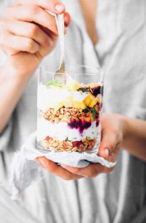 Easy Granola Yogurt Parfaits